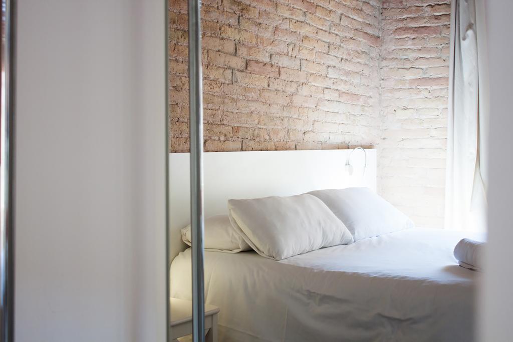 Happy People Sagrada Familia Apartments Barcelona Exterior photo